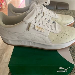 Women Puma California sneaker white size 9